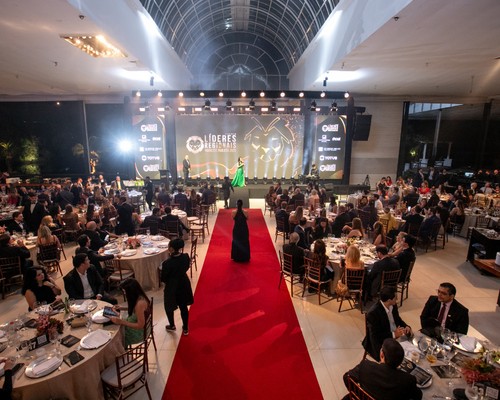 Pr&ecirc;mio LIDE 2025 destaca empresas e empres&aacute;rios em noite especial